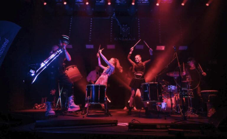 Don Ulvik multimeedia show